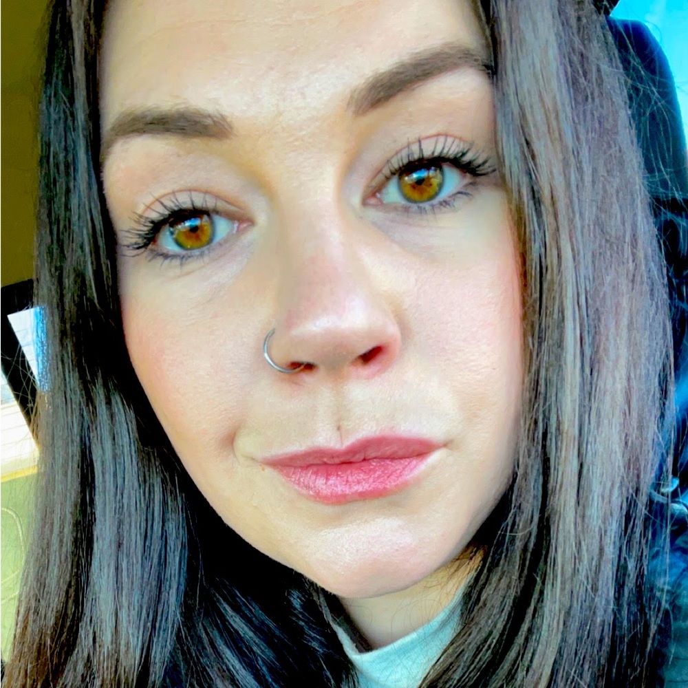 Meet your Posher, Alyssa